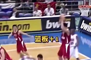 十分了解！霍華德罰球，姚明大喊：他投不進的，快搶板！